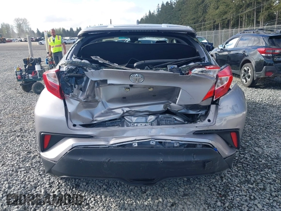 2020 Toyota C-HR LE z VIN JTNKHMBXXL1077939, wystawiony jako IAAI lot #42044122 z przebiegiem 47 140 mil mil oraz . Historia ofert i sprzedaży dostępna na DreamBid. Obrazek 16.