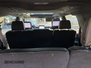 2021 Chevrolet Suburban RST z VIN 1GNSKEKD0MR457206, wystawiony jako Copart lot #87004944 z przebiegiem 139 570 mil mil oraz Czysty tytuł • Clean title. Historia ofert i sprzedaży dostępna na DreamBid. Obrazek 9.