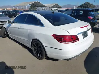 2014 Mercedes-Benz E-Class E 350 with VIN WDDKJ5KB0EF253962, listed as a IAAI auction lot 41013329 with 75,731 mi miles. Bid and sale history available at carsss.com. Image 3.