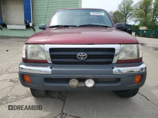 2000 Toyota Tacoma PreRunner with VIN 4TASM92N6YZ598060, listed as a Copart auction lot 55095835 with 151,422 mi miles and Clean title. Bid and sale history available at DreamBid. Image 5.