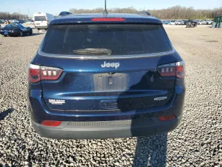 2018 Jeep Compass Latitude with VIN 3C4NJCBB0JT318692, listed as a Copart auction lot 49394515 with 0 mi miles and Salvage Title. Bid and sale history available at carsss.com. Image 6.