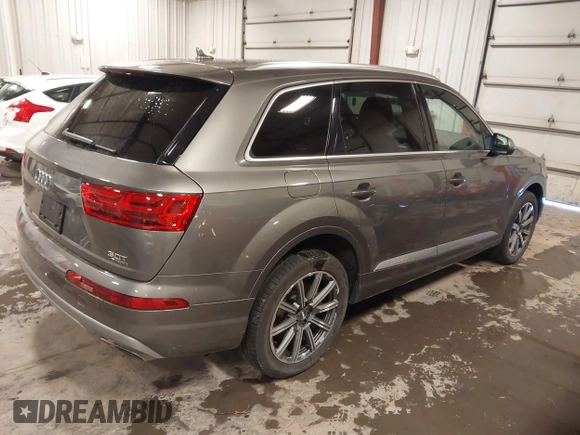 2017 Audi Q7 Premium Plus with VIN WA1LAAF71HD056659, listed as a IAAI auction lot 41729649 with 105,685 mi miles. Bid and sale history available at carsss.com. Image 4.