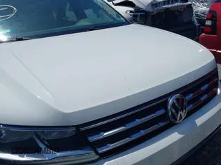 2020 Volkswagen Tiguan S z VIN 3VV1B7AX5LM010741, wystawiony jako IAAI lot #42030616 z przebiegiem 104 533 mil mil oraz . Historia ofert i sprzedaży dostępna na DreamBid. Obrazek 6.