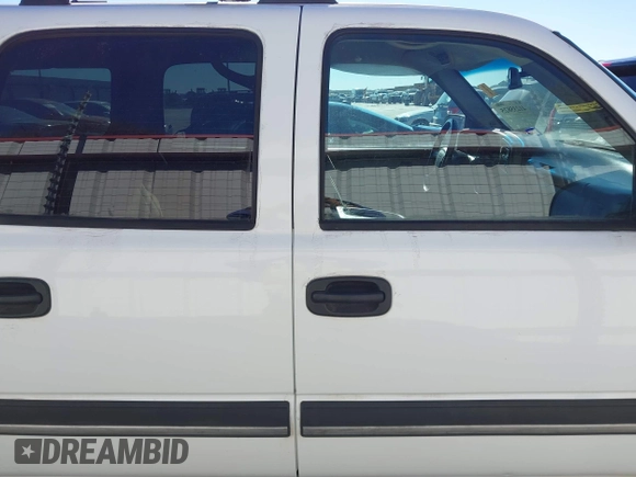 2005 Chevrolet Suburban LT with VIN 1GNEC16Z55J106137, listed as a IAAI auction lot 41235825 with 231,042 mi miles and . Bid and sale history available at DreamBid. Image 13.