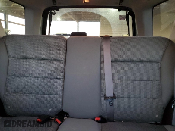 2005 Ford Escape XLT z VIN 1FMCU03105DA26437, wystawiony jako Copart lot #88803995 z przebiegiem 223 095 mil mil oraz Szkoda całkowita • Salvage title. Historia ofert i sprzedaży dostępna na DreamBid. Obrazek 10.