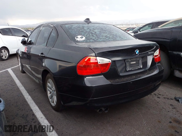 2007 BMW 3 Series 328i z VIN WBAVA335X7PV67150, wystawiony jako IAAI lot #42394401 z przebiegiem 278 351 mil mil oraz . Historia ofert i sprzedaży dostępna na DreamBid. Obrazek 3.