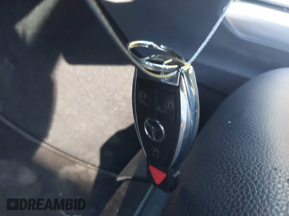 2015 Mercedes-Benz E 350 Luxury with VIN WDDHF8JB0FB106399, listed as a IAAI auction lot 40616416 with 99,941 mi miles and . Bid and sale history available at DreamBid. Image 11.