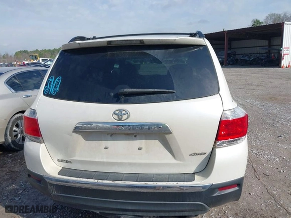 2013 Toyota Highlander with VIN 5TDBK3EH9DS259060, listed as a IAAI auction lot 41568241 with 189,018 mi miles. Bid and sale history available at carsss.com. Image 17.