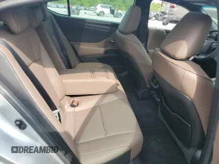 2022 Lexus ES 350 z VIN 58ADZ1B16NU137290, wystawiony jako Copart lot #53819995 z przebiegiem 28 349 mil mil oraz Szkody całkowita. Historia ofert i sprzedaży dostępna na DreamBid. Obrazek 10.