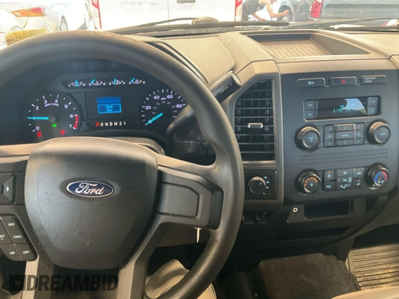 2019 Ford F-250 XL z VIN 1FT7X2B63KEC14817, wystawiony jako IAAI lot #42639323 z przebiegiem 173 427 mil mil oraz . Historia ofert i sprzedaży dostępna na DreamBid. Obrazek 22.