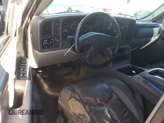 2005 Chevrolet Suburban LS with VIN 3GNFK16Z55G268911, listed as a Copart auction lot 82489564 with 185,020 mi miles and Salvage Title. Bid and sale history available at carsss.com. Image 8.