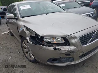 2008 Volvo V70 with VIN YV1BW982681042870, listed as a IAAI auction lot 42082815 with 265,364 mi miles and . Bid and sale history available at DreamBid. Image 6.