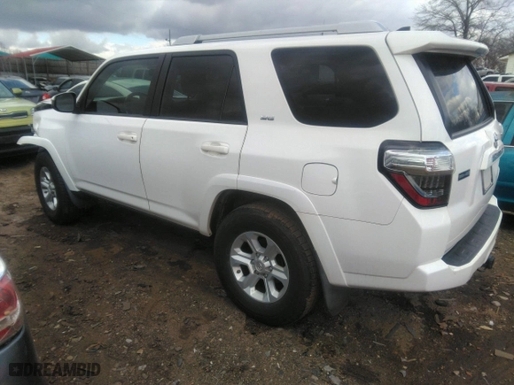 2018 Toyota 4Runner SR5 with VIN JTEZU5JR3J5176336, listed as a IAAI auction lot 41719057 with 152,797 mi miles. Bid and sale history available at carsss.com. Image 3.