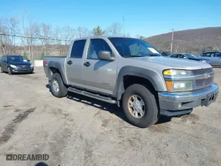 2005 Chevrolet Colorado 1SC LS Z85 with VIN 1GCDT136558285267, listed as a IAAI auction lot 41935351 with 263,520 mi miles. Bid and sale history available at carsss.com. Image 1.