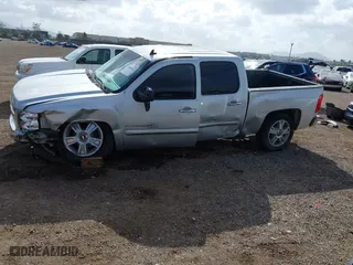 2012 Chevrolet Silverado 1500 LT with VIN 3GCPCSE05CG180389, listed as a IAAI auction lot 41880516 with 113,843 mi miles. Bid and sale history available at carsss.com. Image 15.