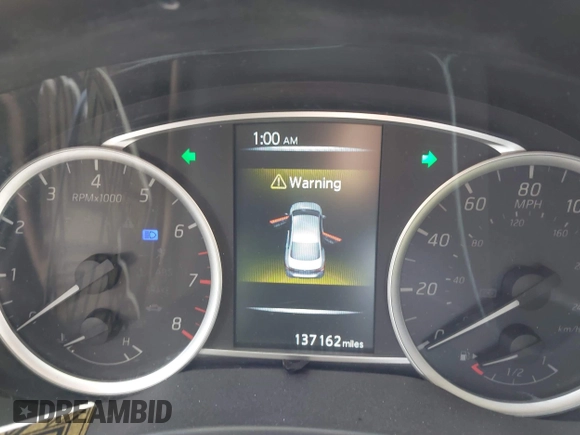 2017 Nissan Sentra SR with VIN 3N1AB7AP6HL697226, listed as a IAAI auction lot 41761234 with 137,162 mi miles and . Bid and sale history available at DreamBid. Image 7.