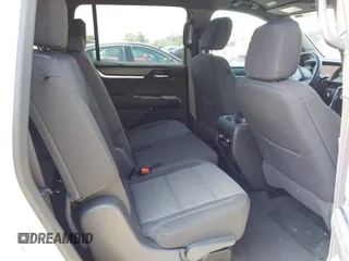 2025 GMC Acadia FWD Elevation z VIN 1GKENKRS2SJ161183, wystawiony jako IAAI lot #42344511 z przebiegiem 9075 mil mil oraz . Historia ofert i sprzedaży dostępna na DreamBid. Obrazek 8.