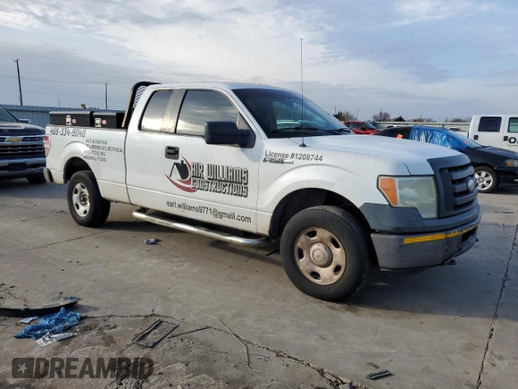 2009 Ford F-150 STX with VIN 1FTRX14W49KB53098, listed as a Copart auction lot 45272615 with 300,694 mi miles and Clean Title. Bid and sale history available at carsss.com. Image 4.