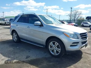 2013 Mercedes-Benz M ML 350 with VIN 4JGDA5HB9DA259471, listed as a IAAI auction lot 41992294 with 125,550 mi miles. Bid and sale history available at carsss.com. Image 1.