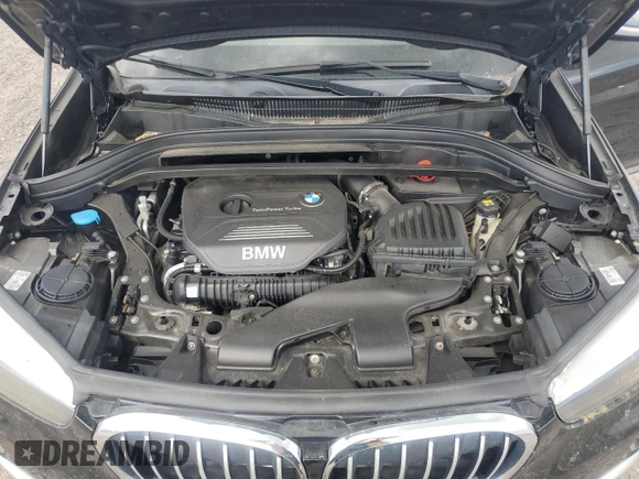 2017 BMW X1 xDrive28i with VIN WBXHT3C39H5F81200, listed as a Copart auction lot 55304485 with 88,948 mi miles and Salvage Title. Bid and sale history available at DreamBid. Image 12.