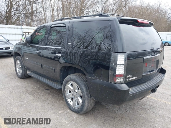 2011 GMC Yukon SLT with VIN 1GKS2CE01BR347675, listed as a IAAI auction lot 41931635 with 247,817 mi miles. Bid and sale history available at carsss.com. Image 3.