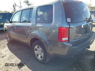 2011 Honda Pilot LX with VIN 5FNYF4H29BB031413, listed as a IAAI auction lot 42141970 with Not Provided miles and . Bid and sale history available at DreamBid. Image 3.