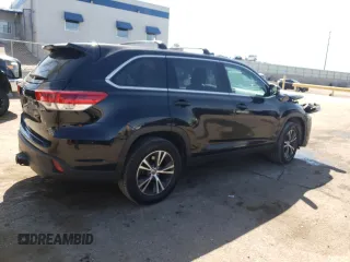 2019 Toyota Highlander LE z VIN 5TDZZRFH5KS360833, wystawiony jako Copart lot #52338595 z przebiegiem 34 386 mil mil oraz Szkoda całkowita • Salvage title. Historia ofert i sprzedaży dostępna na DreamBid. Obrazek 3.