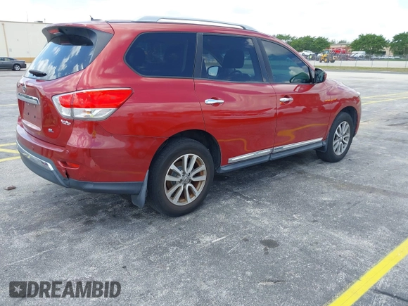 2013 Nissan Pathfinder SL with VIN 5N1AR2MN9DC685272, listed as a IAAI auction lot 42155443 with 156,183 mi miles. Bid and sale history available at carsss.com. Image 4.