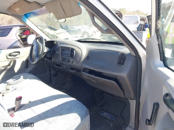 1999 Ford F-150 Work Series with VIN 1FTZF172XXNA84005, listed as a IAAI auction lot 41683608 with 289,294 mi miles. Bid and sale history available at carsss.com. Image 5.