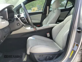 2022 Genesis G70 3.3T z VIN KMTG54TEXNU081802, wystawiony jako Copart lot #53719155 z przebiegiem 38 609 mil mil oraz Szkody całkowita. Historia ofert i sprzedaży dostępna na DreamBid. Obrazek 7.