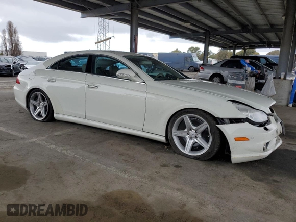 2008 Mercedes-Benz CLS 550 z VIN WDDDJ72X08A122483, wystawiony jako Copart lot #47676375 z przebiegiem 34 818 mil mil oraz Szkoda całkowita • Salvage title. Historia ofert i sprzedaży dostępna na DreamBid. Obrazek 4.