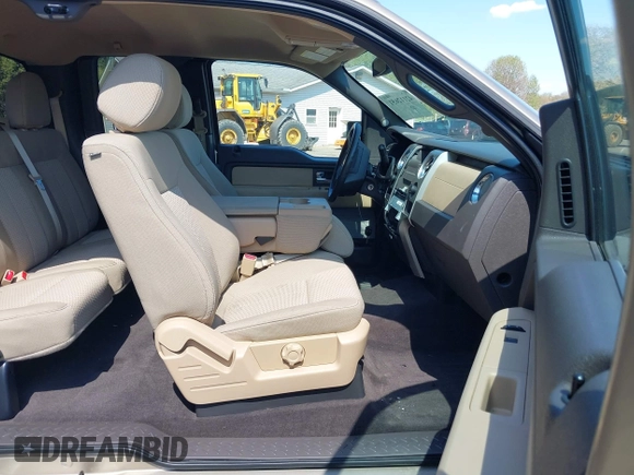 2014 Ford F-150 XL with VIN 1FTFX1EF3EFA91472, listed as a IAAI auction lot 42112651 with 1 mi miles. Bid and sale history available at carsss.com. Image 5.