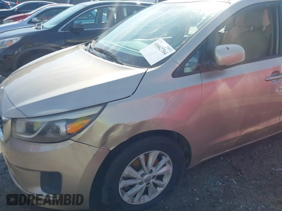 2016 Kia Sedona LX with VIN KNDMB5C13G6093438, listed as a IAAI auction lot 41662704 with 132,343 mi miles. Bid and sale history available at carsss.com. Image 18.