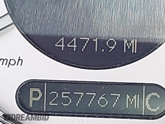 2008 Mercedes-Benz E-Class Luxury 3.5L with VIN WDBUF56X28B350102, listed as a IAAI auction lot 42033244 with 257,767 mi miles. Bid and sale history available at carsss.com. Image 16.