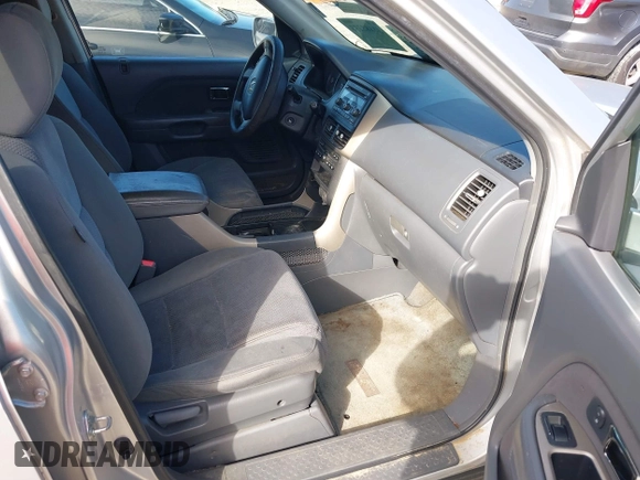 2006 Honda Pilot EX with VIN 5FNYF28406B049584, listed as a IAAI auction lot 38183277 with 281,810 mi miles and . Bid and sale history available at DreamBid. Image 5.