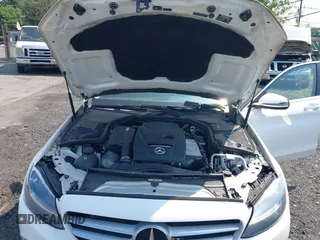 2017 Mercedes-Benz C 300 с VIN 55SWF4KB2HU204504, выставлен на аукционе IAAI как лот 42660080 с пробегом 40 202 миль миль и . История ставок и продаж доступна на DreamBid. Изображение 10.