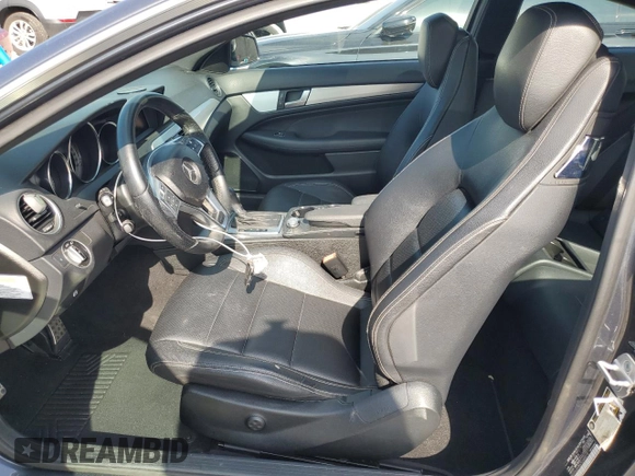 2013 Mercedes-Benz C 250 с VIN WDDGJ4HB5DG046015, выставлен на аукционе Copart как лот 52414515 с пробегом 91 706 миль миль и Списание • Salvage title. История ставок и продаж доступна на DreamBid. Изображение 7.