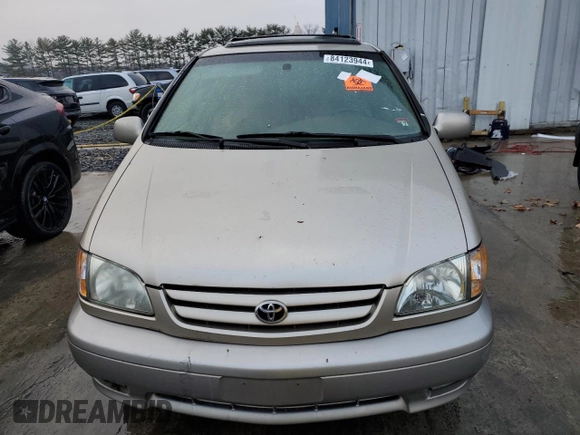 2002 Toyota Sienna LE with VIN 4T3ZF13C82U492678, listed as a Copart auction lot 84123944 with 138,763 mi miles and Clean Title. Bid and sale history available at carsss.com. Image 5.