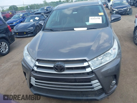2019 Toyota Highlander SE z VIN 5TDJZRFHXKS586184, wystawiony jako IAAI lot #42414798 z przebiegiem 165 814 mil mil oraz . Historia ofert i sprzedaży dostępna na DreamBid. Obrazek 12.