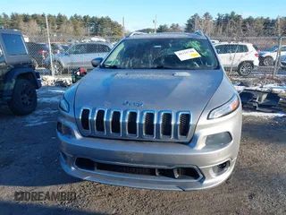 2017 Jeep Cherokee Overland z VIN 1C4PJMJS2HW599477, wystawiony jako IAAI lot #41335748 z przebiegiem 165 330 mil mil oraz . Historia ofert i sprzedaży dostępna na DreamBid. Obrazek 13.