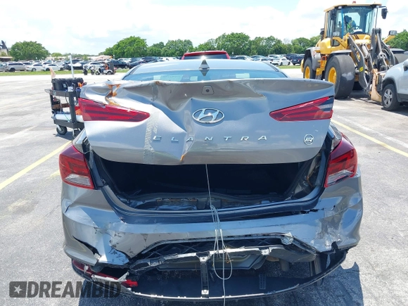 2020 Hyundai Elantra SEL z VIN 5NPD84LF6LH529154, wystawiony jako IAAI lot #39502750 z przebiegiem 101 695 mil mil oraz . Historia ofert i sprzedaży dostępna na DreamBid. Obrazek 6.