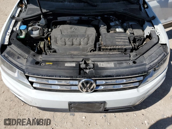 2018 Volkswagen Tiguan SEL with VIN 3VV3B7AX5JM035872, listed as a Copart auction lot 46275505 with 73,038 mi miles and Salvage Title. Bid and sale history available at DreamBid. Image 12.