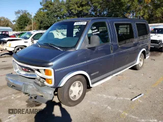 1999 GMC Savana Cargo Van YF7 with VIN 1GDFG15M8X1092613, listed as a Copart auction lot 83630704 with 152,020 mi miles and Salvage Title. Bid and sale history available at carsss.com. Image 1.