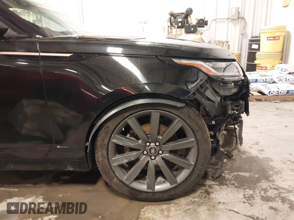 2018 Land Rover Range Rover Velar R-Dynamic HSE with VIN SALYM2RV7JA748072, listed as a IAAI auction lot 41207544 with 65,385 mi miles and . Bid and sale history available at DreamBid. Image 18.