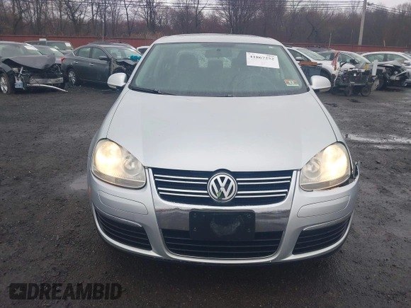 2009 Volkswagen Jetta Sedan SE with VIN 3VWRM71K29M147657, listed as a IAAI auction lot 41867252 with 87,625 mi miles. Bid and sale history available at carsss.com. Image 12.