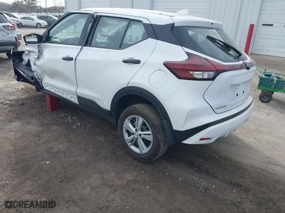 2024 Nissan Kicks S with VIN 3N1CP5BV0RL595059, listed as a IAAI auction lot 41800445 with 590 mi miles. Bid and sale history available at carsss.com. Image 3.