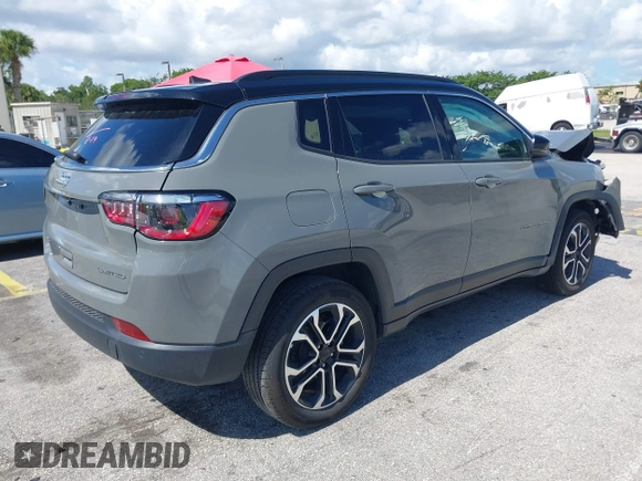 2024 Jeep Compass Limited z VIN 3C4NJDCN4RT595341, wystawiony jako IAAI lot #42577790 z przebiegiem 42 995 mil mil oraz . Historia ofert i sprzedaży dostępna na DreamBid. Obrazek 4.