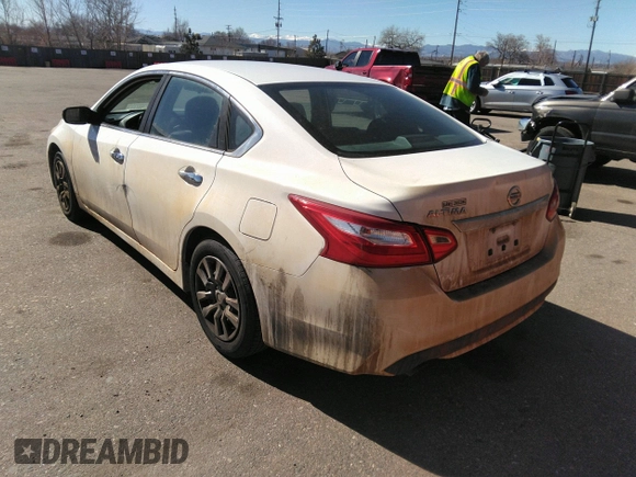 2016 Nissan Altima S with VIN 1N4AL3AP2GN317581, listed as a IAAI auction lot 41687949 with 271,000 mi miles and . Bid and sale history available at carsss.com. Image 3.