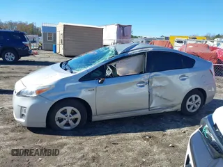 2011 Toyota Prius I with VIN JTDKN3DU5B0289274, listed as a IAAI auction lot 40934391 with 98,154 mi miles. Bid and sale history available at carsss.com. Image 14.