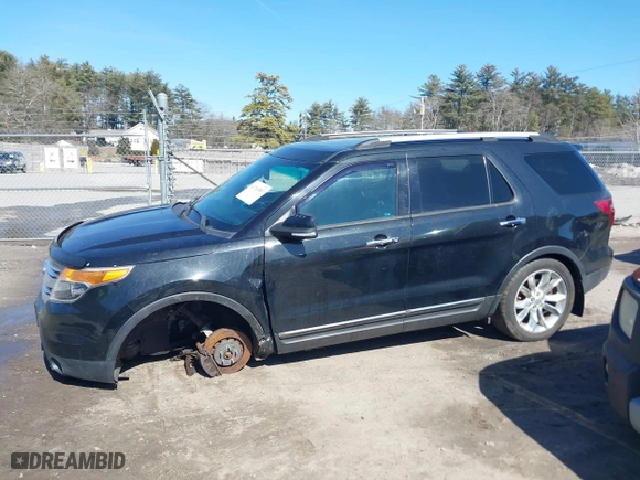 2014 Ford Explorer XLT with VIN 1FM5K8D87EGA15409, listed as a IAAI auction lot 41768883 with 121,207 mi miles. Bid and sale history available at carsss.com. Image 14.